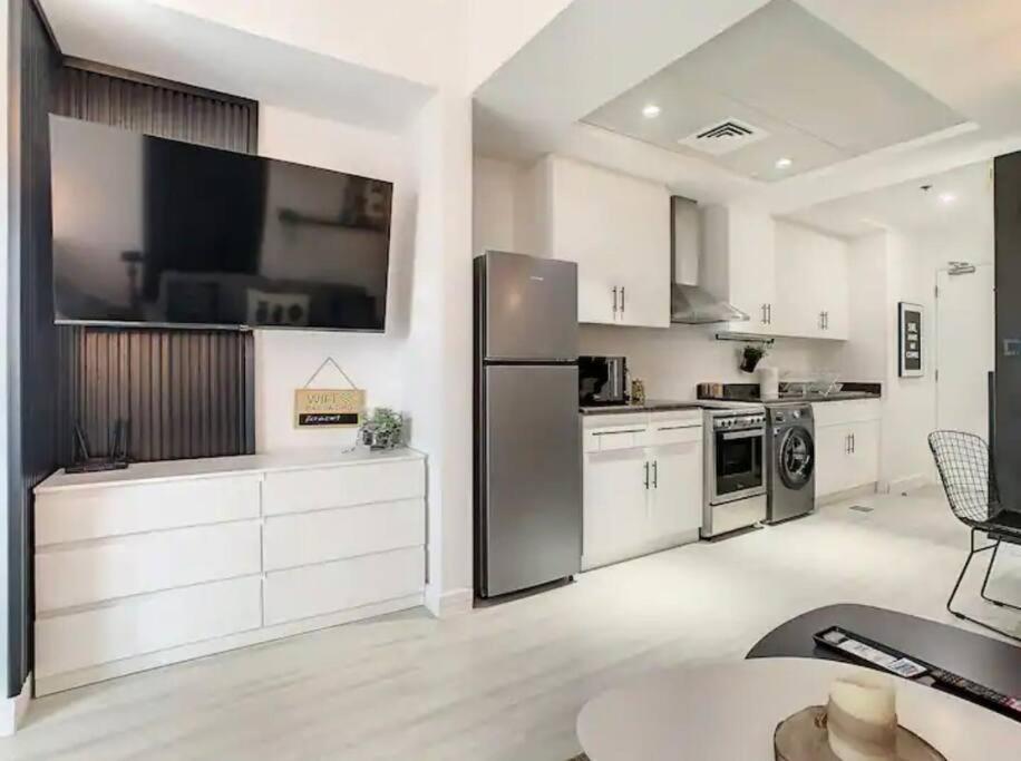 Luxury Modern Studio In Jlt With Amazing View & Rooftop Pool - Sleeps 3 Dubaj Zewnętrze zdjęcie
