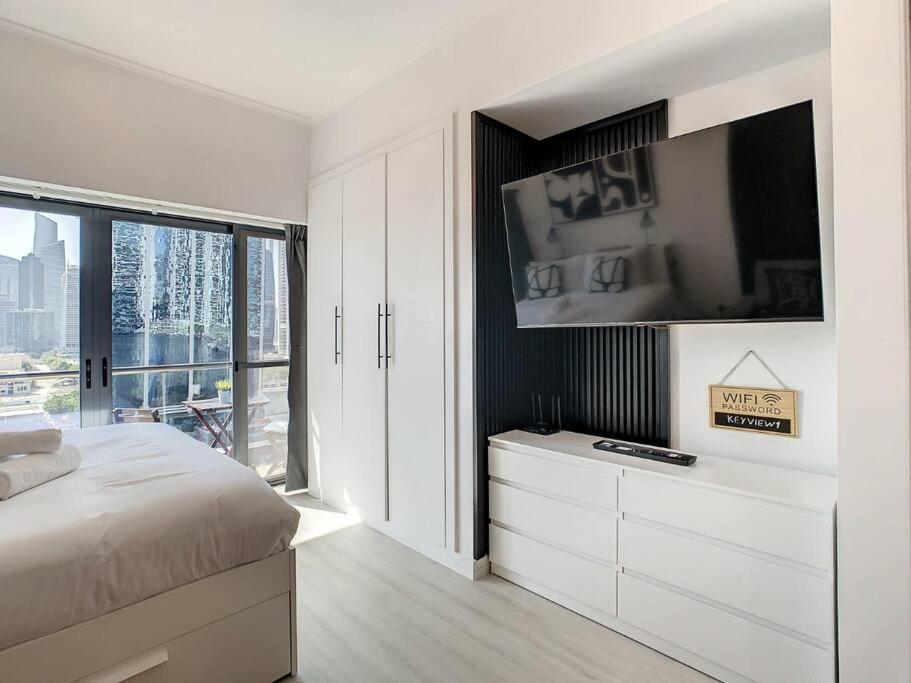 Luxury Modern Studio In Jlt With Amazing View & Rooftop Pool - Sleeps 3 Dubaj Zewnętrze zdjęcie