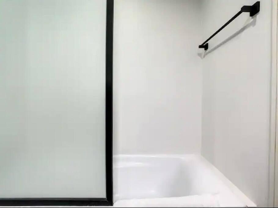 Luxury Modern Studio In Jlt With Amazing View & Rooftop Pool - Sleeps 3 Dubaj Zewnętrze zdjęcie