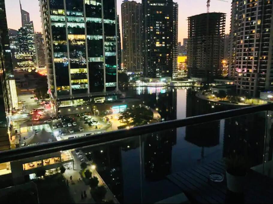 Luxury Modern Studio In Jlt With Amazing View & Rooftop Pool - Sleeps 3 Dubaj Zewnętrze zdjęcie