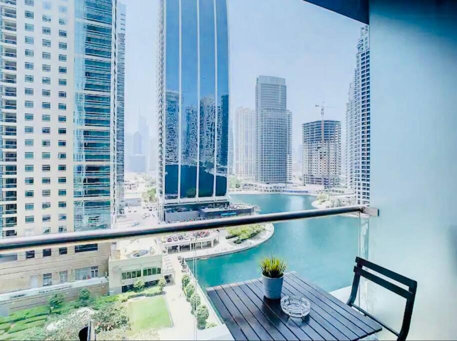 Luxury Modern Studio In Jlt With Amazing View & Rooftop Pool - Sleeps 3 Dubaj Zewnętrze zdjęcie